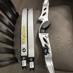 Samick Premium Recurve Bow With Bag And Accessories